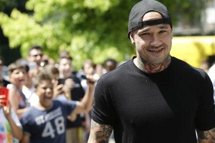 Oι φωτογραφίες και το video με τον Ναϊνγκολάν που εξόργισαν τους οπαδούς!