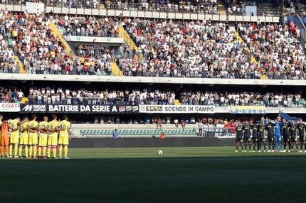 Με την ίδια φανέλα για τα θύματα της Γένοβας όλες οι ομαδες!