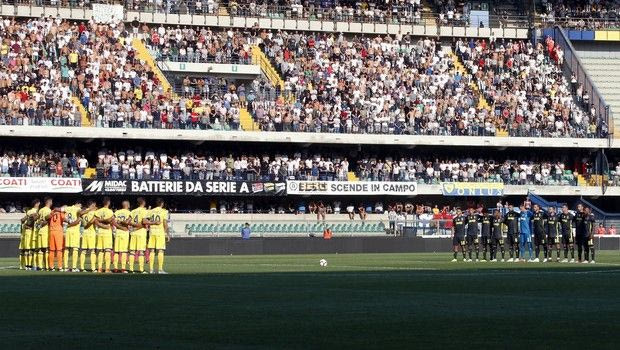 Με την ίδια φανέλα για τα θύματα της Γένοβας όλες οι ομαδες!