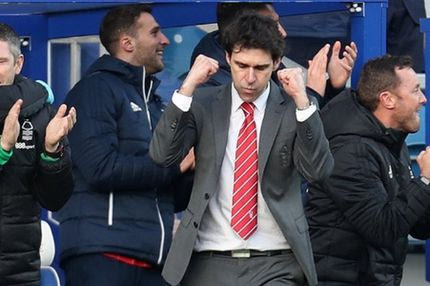 Πληρώνεται από Έλληνα και “τρώει” τους Έλληνες!