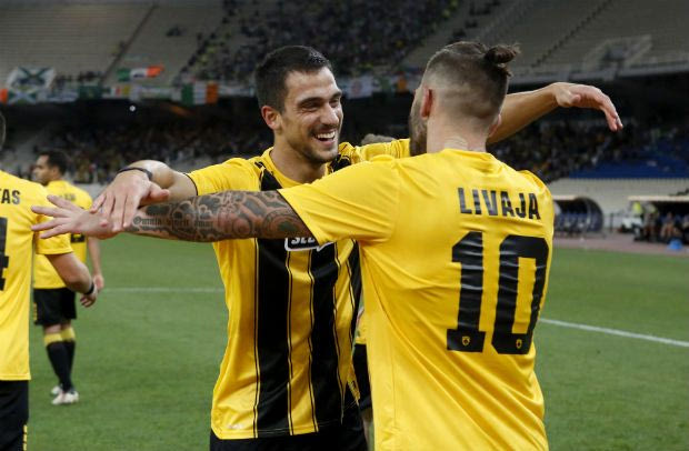 Η ΑΕΚ ράβει… αστεράτες φανέλες