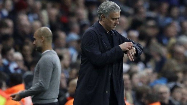 Ο Μουρίνιο “κάρφωσε” την Σίτι για το… σύνθημα με το λεωφορείο!