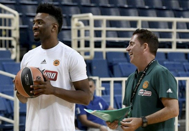 Τα νέα δίδυμα του Παναθηναϊκού που έπιασε ο φακός