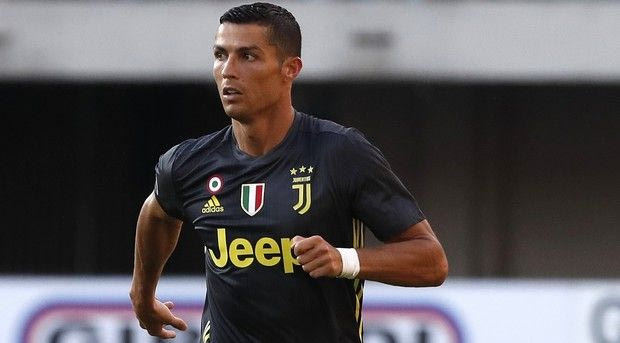 Ο Ρονάλντο έκλεισε όλο τον κόσμο σπίτι!