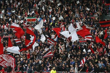 Τι τραγούδησαν οι οπαδοί του Άγιαξ στο ημίχρονο του ματς με την ΑΕΚ