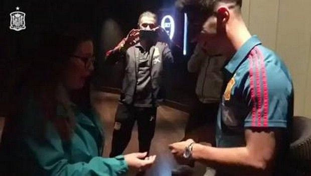 H απίστευτη αντίδραση της οπαδού που συνάντησε τον Ασένσιο!