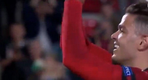 Ο Μπεν Αρφά έχει γεννηθεί για να τον αποθεώνει η κερκίδα!