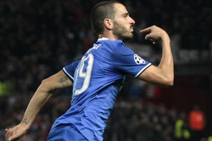 Ο hater ευχήθηκε θάνατο στα παιδιά του και ο Μπονούτσι ξέσπασε!