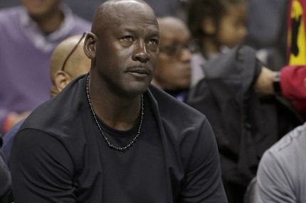 Ο Michael Jordan δεν αφήνει τον τόπο του μετά την καταστροφή