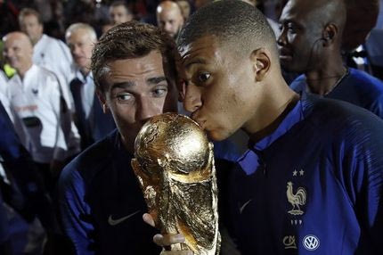 Έτσι έχασαν Τσέλσι και Άρσεναλ τον πιτσιρικά Εμπαπέ!