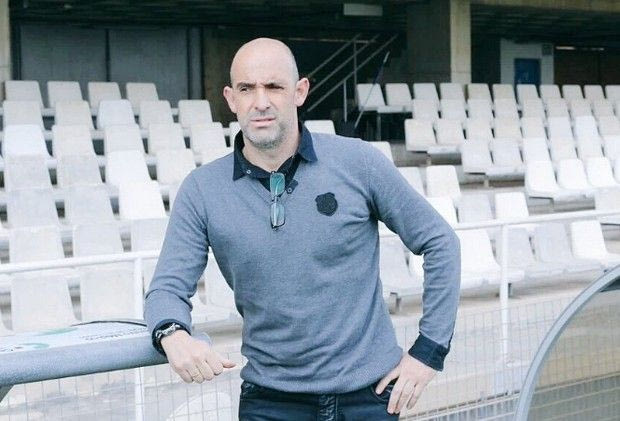 Φέρνει προπονητή που δεν ήθελε να γίνει… προπονητής!