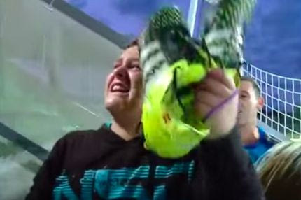 Πήρε τα παπούτσια του Κασίγιας και ξέσπασε σε λυγμούς