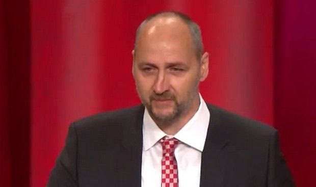 Ο Ντίνο Ράτζα έκλαψε μόνο για την οικογένειά του…