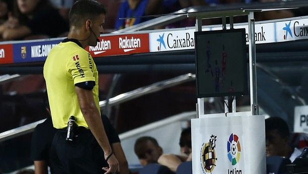 Όλες οι απαντήσεις στα ερωτήματα που έχεις για το VAR (και πότε θα έρθει στην Ελλάδα)