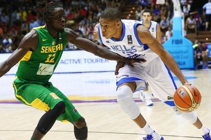 Σλάλομ και “τόμαχοκ” από τον Αντετοκούνμπο (VIDEO)