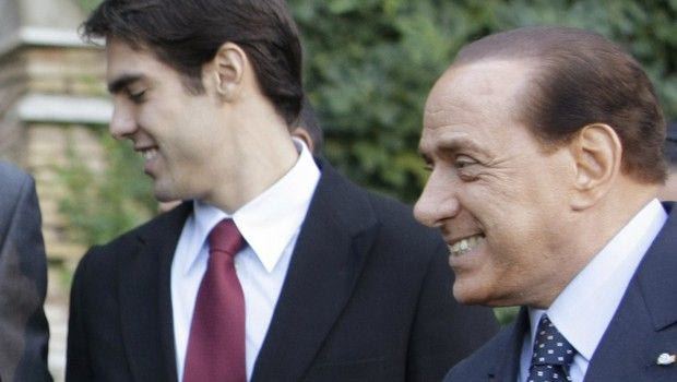 Ο Μπερλουσκόνι είναι εδώ και κάθε βράδυ ονειρεύεται τον Κακά