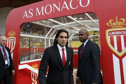 Φαλκάο στο Twitter: “Hala Madrid!”