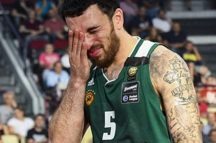 Ο Μάικ Τζέιμς και ο Νίκος Ζήσης είχαν τον διάλογο που όλοι έχουμε κάνει με οδηγό ταξί