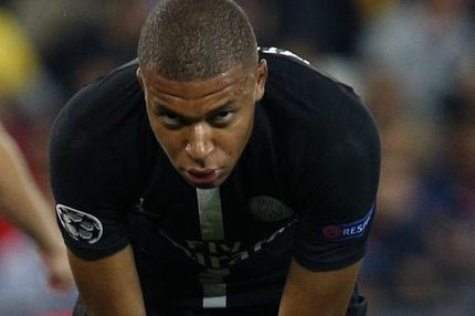 Ο Εμπαμπέ ‘τιμωρεί’ ένα νήπιο και δεν νιώθει άσχημα