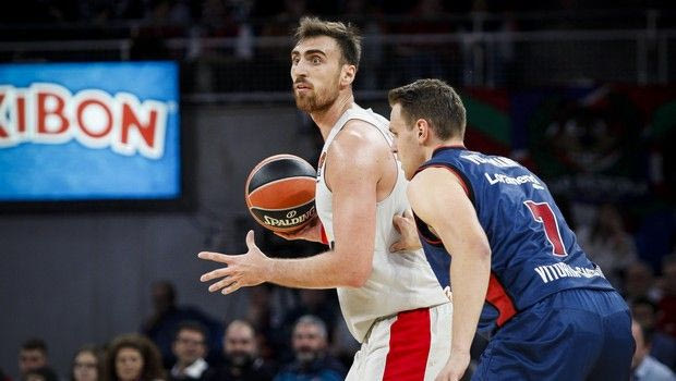 Ο Μιλουτίνοφ ήταν στη Βιτόρια και όχι στο Σαν Αντόνιο