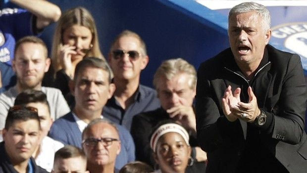 Τα τρία δάχτυλα του Ζοζέ Μουρίνιο στο Στάμφορντ Μπριτζ