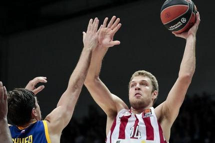 Πίσω από τις (τρεις) λέξεις κρύβεται ο Αλέξης (Βεζένκοφ)