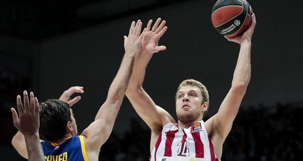 Πίσω από τις (τρεις) λέξεις κρύβεται ο Αλέξης (Βεζένκοφ)