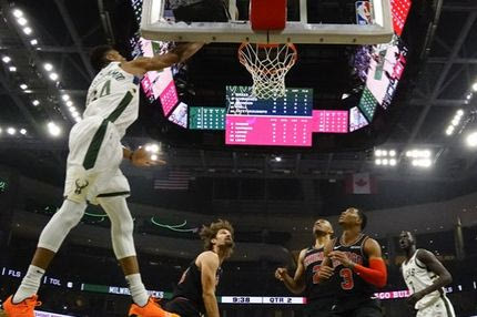 Ήταν μια τρελή βραδιά στο ΝΒΑ. Ποια ήταν η πιο σπουδαία στιγμή όμως;