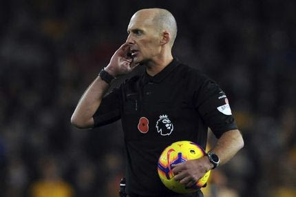 Ναι, είναι αλήθεια! Ο Μάικ Ντιν σφυρίζει το Άρσεναλ-Τότεναμ