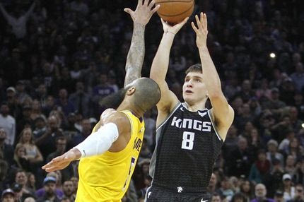 Ο Μπογκντάνοβιτς πέτυχε ‘βολή’ τριών πόντων λόγω… σκουπόξυλου και νίκησε τους Λέικερς