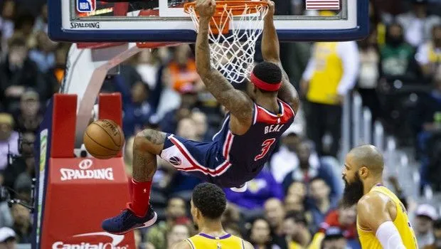 Οι Λέικερς έπεσαν σε ‘τοίχο’ στην Ουάσινγκτον