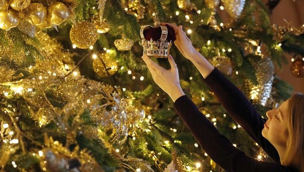 Οι πέντε τύποι ανθρώπων που στολίζουν τα Χριστούγεννα