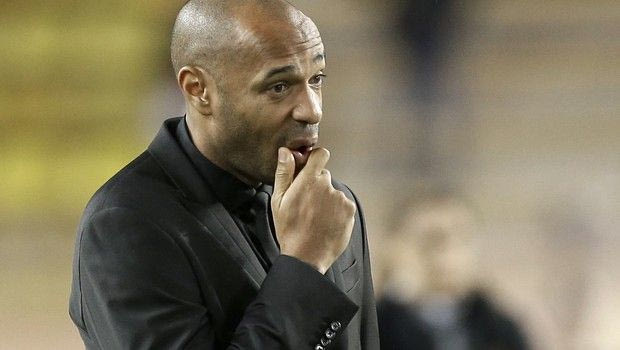 Ο αμείλικτος Τιερί Ανρί πειθαρχεί παίκτη του για μία… καρέκλα