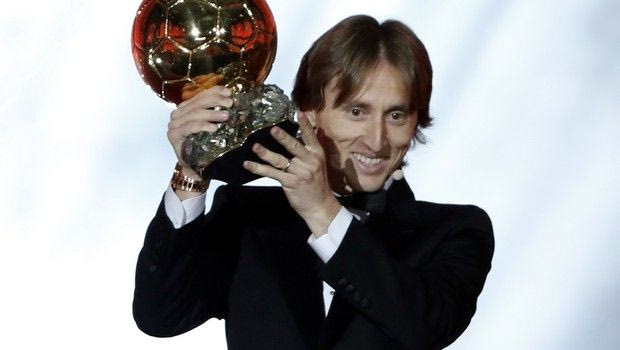 Στη Χρυσή Μπάλα ψήφισε δημοσιογράφος που δεν… υπάρχει με σημαία που δεν ισχύει