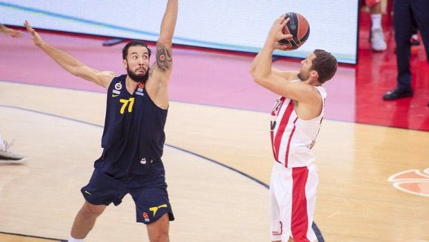 Ο Γιάνις Στρέλνιεκς δίνει φτερά στην επίθεση του Ολυμπιακού