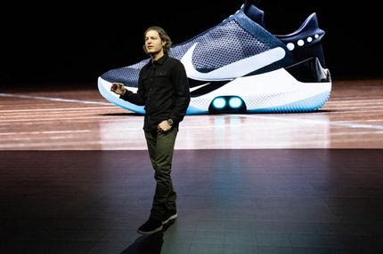 Nike Adapt BB: Το πιο ‘έξυπνο’ παπούτσι θα χρειάζεται φόρτιση