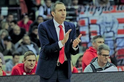 Ο Ντέιβιντ Μπλατ χτίζει έναν Ολυμπιακό που δεν νοιάζεται για τις απουσίες