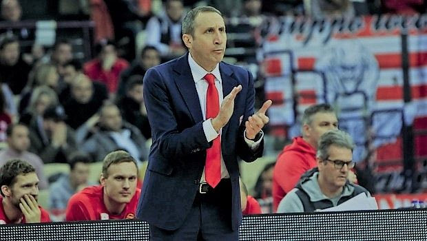 Ο Ντέιβιντ Μπλατ χτίζει έναν Ολυμπιακό που δεν νοιάζεται για τις απουσίες