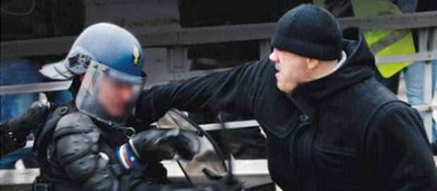 Ο πυγμάχος των ‘κίτρινων γιλέκων’ απειλείται με φυλάκιση 3 ετών