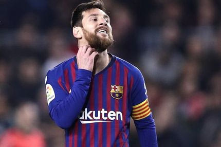 Ανθοϊάματα Μπαχ: Ο Μέσι πίνει νερό (και λουλούδια) στο όνομα μιας ψευδοθεραπείας