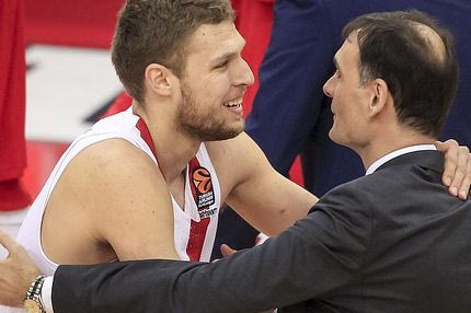 Ολυμπιακός – Χίμκι: Ο Βεζένκοφ θέλει τον Μπαρτζώκα του