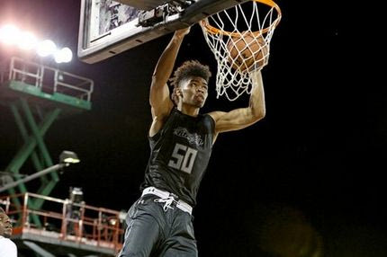 Ο Νικ Ρίτσαρντς πρέπει να προστατεύει τη στεφάνη