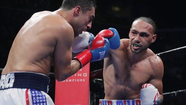 Ο Κιθ Θέρμαν παίζει φλάουτο, διαλογίζεται και κερδίζει ζώνες