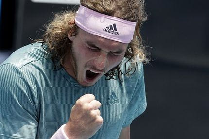 Ο Τσιτσιπάς έβρισε, πόσταρε Αριστοτέλη και τώρα περιμένει τον Φέντερερ