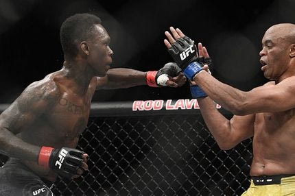 UFC: Ο Αντεσάνια νίκησε τον θρύλο, δεν τον έριξε όμως