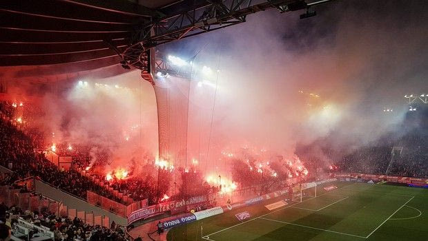 Στα ντέρμπι του ‘Καραϊσκάκης’ τα γκολ δεν φαίνονται λόγω ατμόσφαιρας