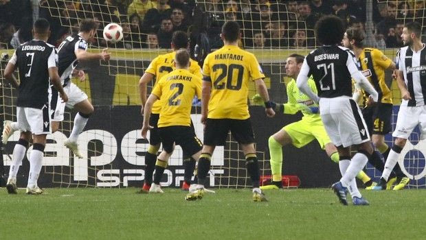 ΑΕΚ-ΠΑΟΚ: Το γκολ Βαρέλα – Μαουρίσιο δεν κρίνει ξανά τίτλο