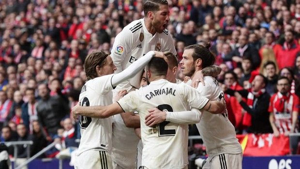 Η Ρεάλ πήρε το ντέρμπι με ποντίκια, χειρονομίες και διαιτησία