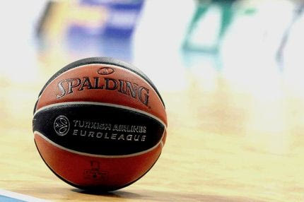 “Με τη Spalding, με τη Spalding…”