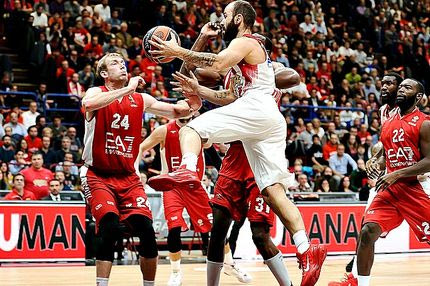 Πέφτουν οι μάσκες